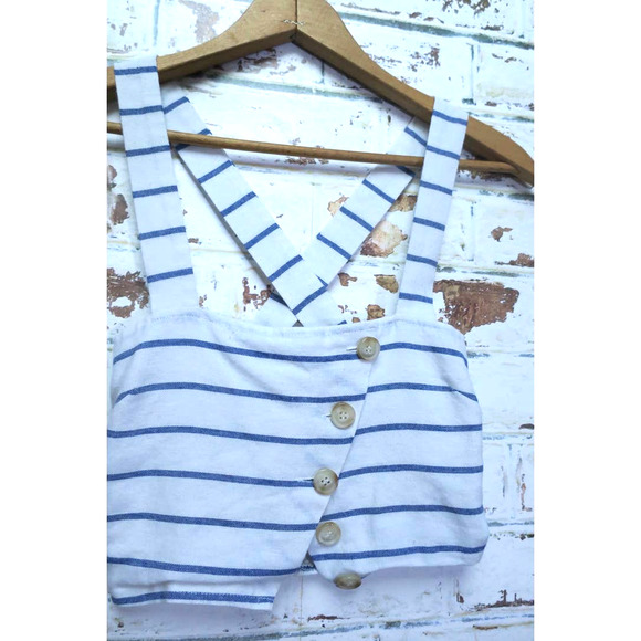 UO Lucca Couture Emory Striped Button-Down Cotton + Linen Cropped Top - Picture 7 of 11